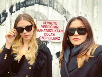 Ender y Yildiz, enemigas en la ficción, inseparables en la vida real Ender y Yildiz, enemigas en la ficción, inseparables en la vida real