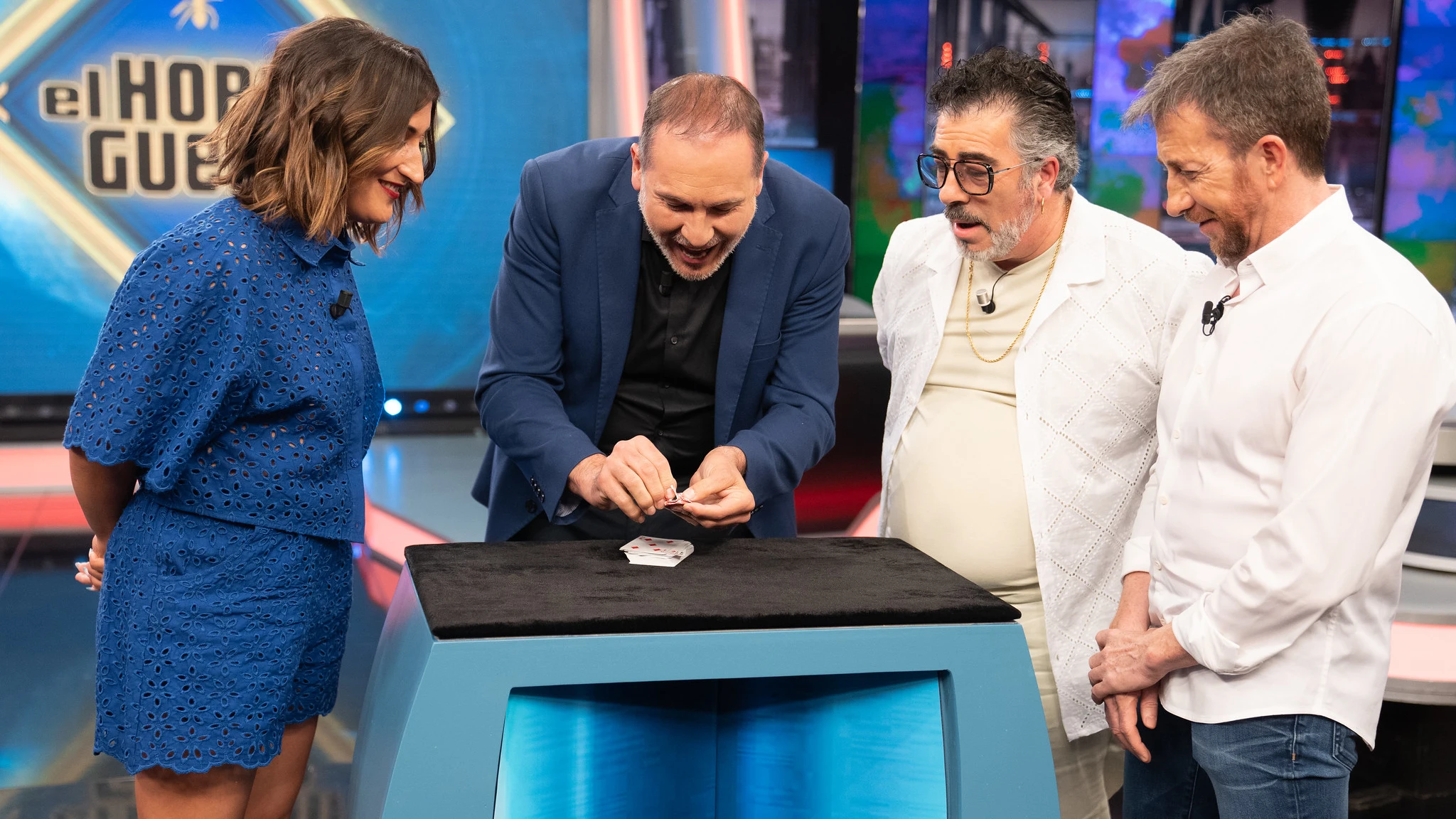 Joaquín Matas y su magia dejan sin palabras: ¡Un juego de cartas convertido en cuento! Joaquín Matas y su magia dejan sin palabras: ¡Un juego de cartas convertido en cuento!