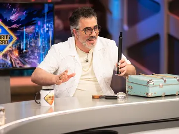 Agustín Jiménez presenta en primicia 'El maletín de la alegría' que usa en sus actuaciones Agustín Jiménez presenta en primicia 'El maletín de la alegría' que usa en sus actuaciones