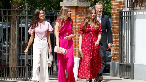 La reina Letizia, la infanta Sofía, la princesa Leonor y el rey Felipe La reina Letizia, la infanta Sofía, la princesa Leonor y el rey Felipe