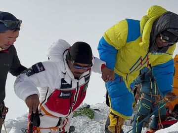 Hari Budha Magar, en pleno ascenso al Everest