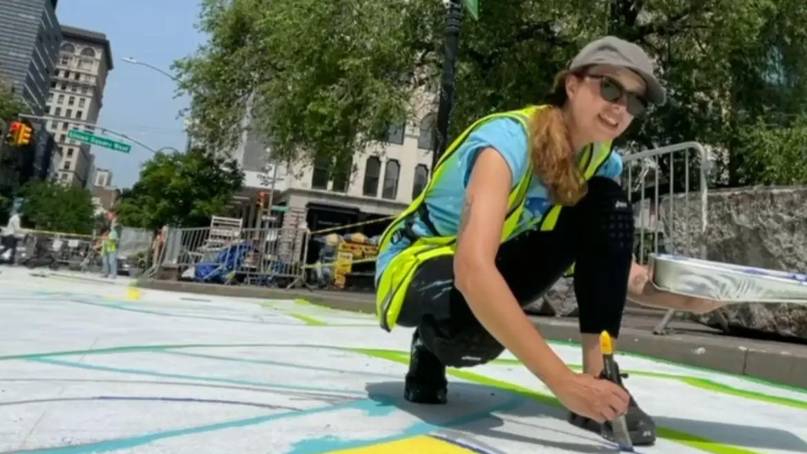 Una artista viguesa dise&ntilde;a un mural de m&aacute;s de dos kil&oacute;metros en Nueva York