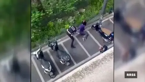 VÍDEO: Varios policía propinan una brutal paliza a una mujer trans en Italia VÍDEO: Varios policía propinan una brutal paliza a una mujer trans en Italia