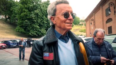 Ortega Cano sorprende en Las Ventas al más puro estilo Top Gun: con chaqueta de cuero y gafas estilo aviador
