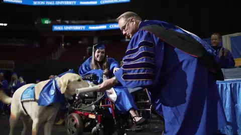 Se gradúa con su perro Se gradúa con su perro