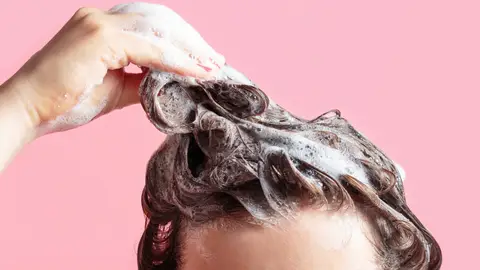 Enjabonar el pelo Enjabonar el pelo