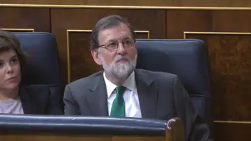 Pedro Sánchez alcanza la presidencia del gobierno 