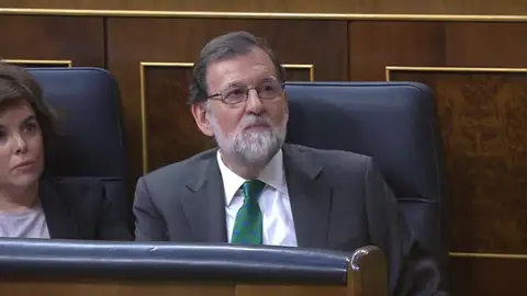 Pedro Sánchez alcanza la presidencia del gobierno 