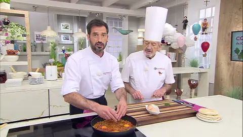 Echa un huevo en cada hueco Echa un huevo en cada hueco