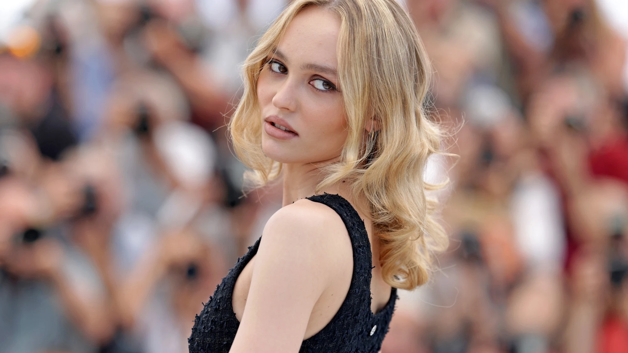 Lily-Rose Depp en el Festival de Cannes presentando 'The Idol'