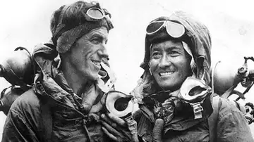 Edmund Hillary y Tenzing Norgay tras bajar del Everest