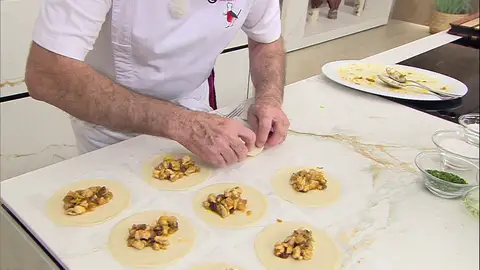 Rellena las empanadillas Rellena las empanadillas
