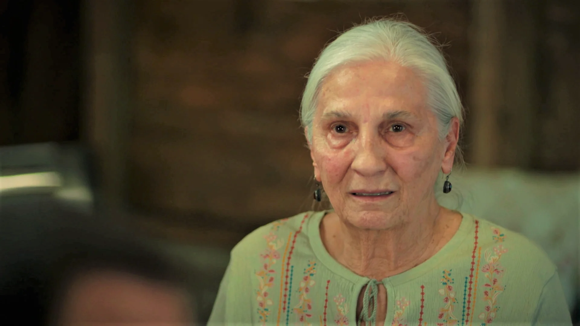 La señora Sevgi confiesa que… ¡está engañando a Ömer!: “¿Me querría si supiese que soy su abuela? La señora Sevgi confiesa que… ¡está engañando a Ömer!: “¿Me querría si supiese que soy su abuela?