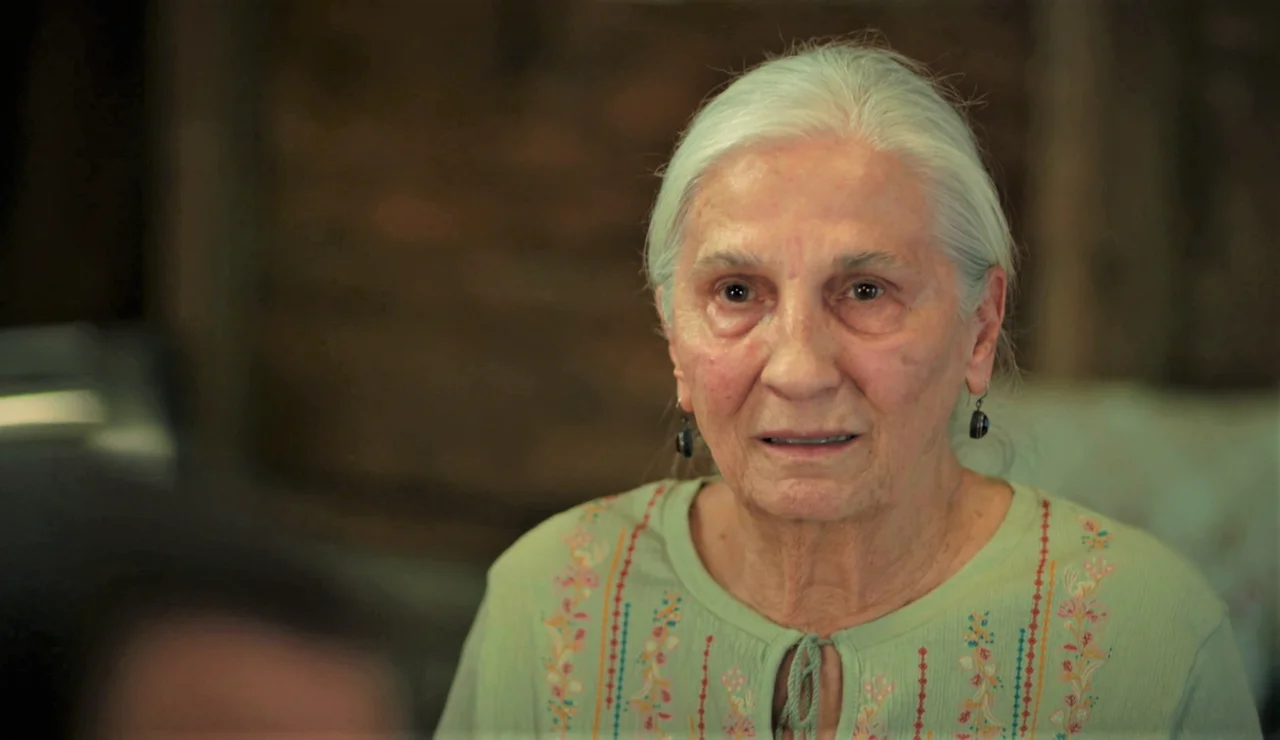 La señora Sevgi confiesa que… ¡está engañando a Ömer!: “¿Me querría si supiese que soy su abuela?
