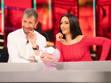 ¿Cantan o no cantan? Trancas y Barrancas ponen a prueba los conocimientos musicales de Chanel ¿Cantan o no cantan? Trancas y Barrancas ponen a prueba los conocimientos musicales de Chanel