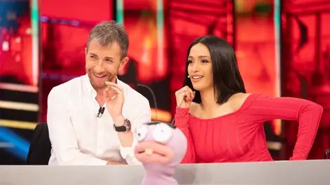 ¿Cantan o no cantan? Trancas y Barrancas ponen a prueba los conocimientos musicales de Chanel ¿Cantan o no cantan? Trancas y Barrancas ponen a prueba los conocimientos musicales de Chanel