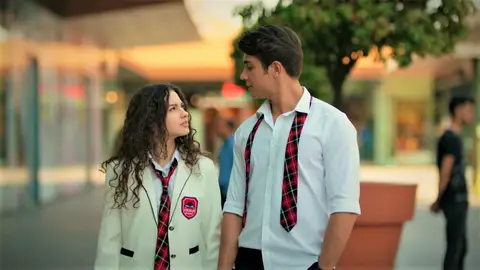 Asiye y Doruk pasan un día de compras que termina con... ¡baile incluido!: “Te quiero mucho” Asiye y Doruk pasan un día de compras que termina con... ¡baile incluido!: “Te quiero mucho”
