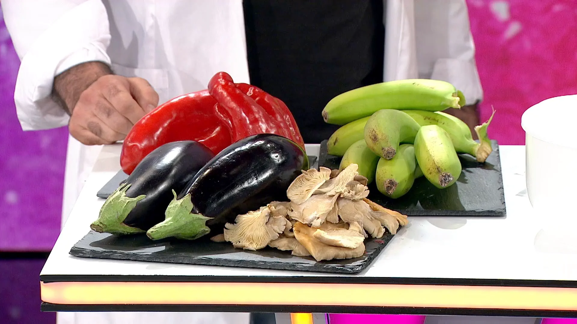 Los pomelos y los pl&aacute;tanos, entre los alimentos con m&aacute;s pesticidas: &iquest;Suponen un riesgo para la salud?