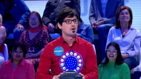 Carne de zapping: Moisés reinventa ‘Bamboleo’ y se entrega con ‘Suavemente’ Carne de zapping: Moisés reinventa ‘Bamboleo’ y se entrega con ‘Suavemente’