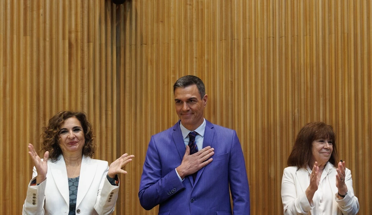 Pedro Sánchez ante sus diputados y senadores