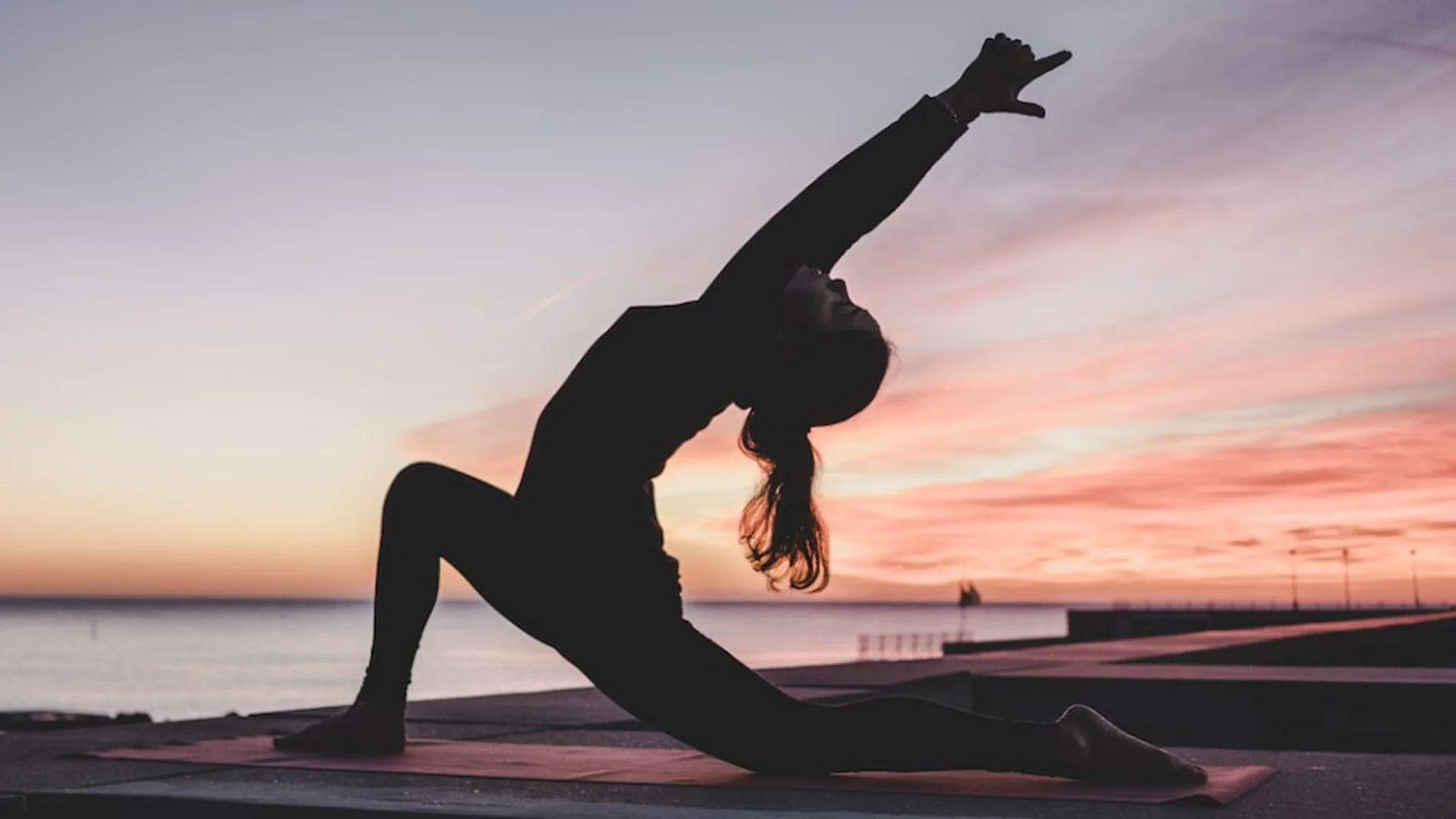 Los 7 beneficios de practicar yoga
