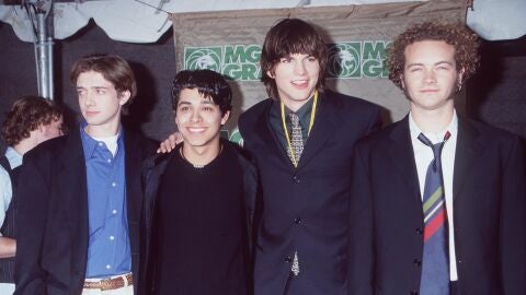 Topher Grace, Wilmer Valderrama, Ashton Kutcher y Danny Masterson de 'Aquellos maravillosos 70'