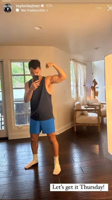 Taylor Lautner presumiendo de físico Taylor Lautner presumiendo de físico