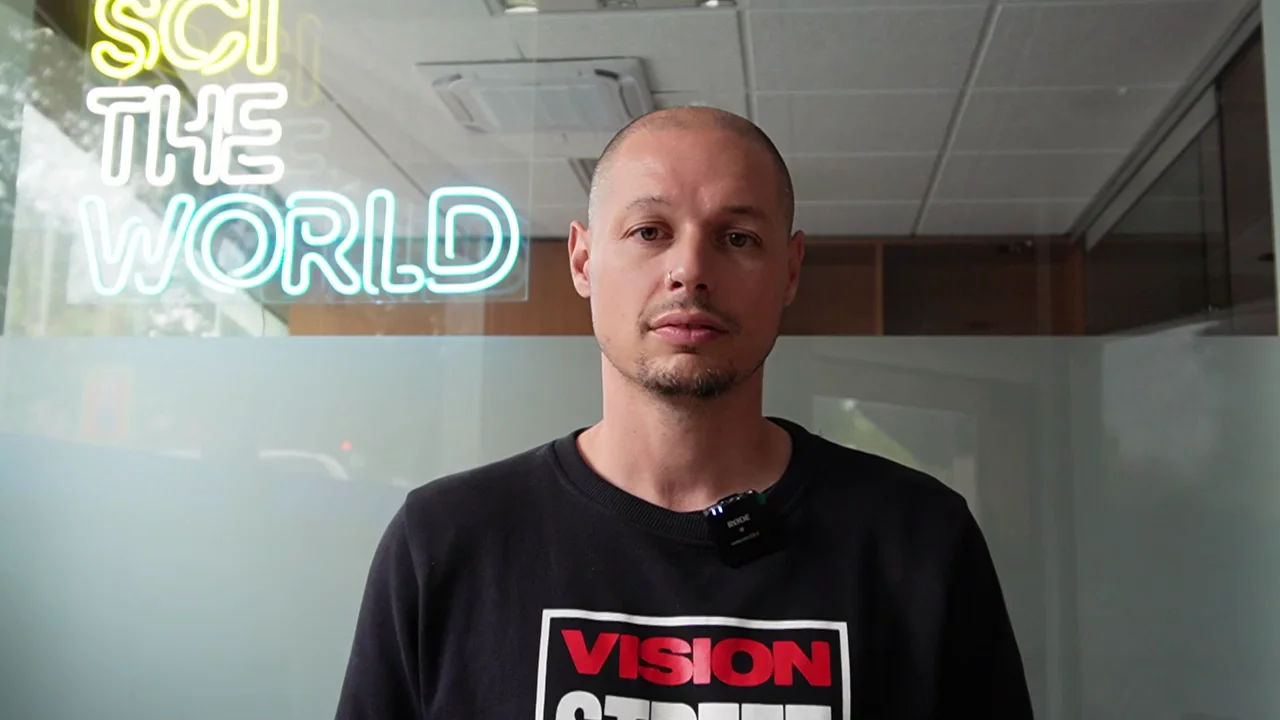 Sergio Álvarez, CEO de SciTheWorld Sergio Álvarez, CEO de SciTheWorld, sobre la regulación de IA: "Puede que nos estemos pegando un tiro en el pie"