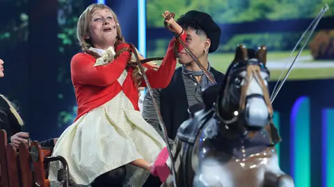 La accidentada imitación de Susi Caramelo como Marisol con ‘Corre, corre caballito’ La accidentada imitación de Susi Caramelo como Marisol con ‘Corre, corre caballito’