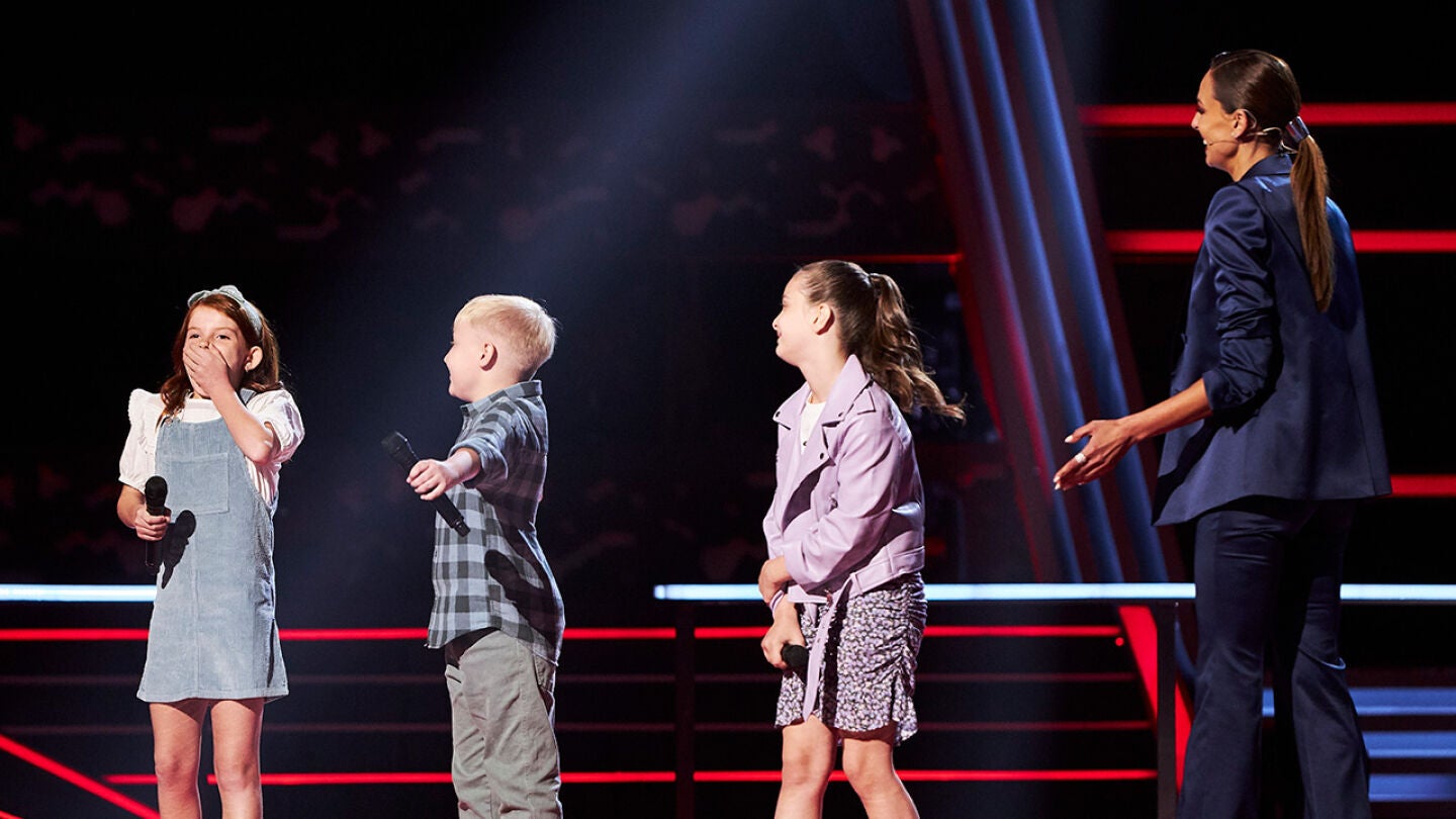Emma rompe a llorar al ser elegida por David Bisbal para los Asaltos de ‘La Voz Kids’
