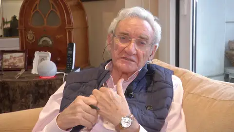 Luis del Olmo, maestro de las ondas: "Yo habría fracasado tarde o temprano sin mi mujer" Luis del Olmo, maestro de las ondas: "Yo habría fracasado tarde o temprano sin mi mujer"