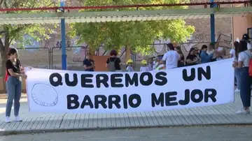 Manifestación infantil en 'Las tres mil viviendas' de Sevilla