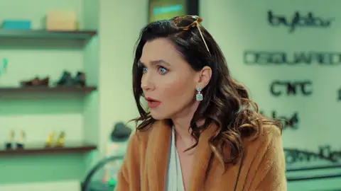 Los hombres de Dündar le roban el bolso a Ender... ¡siguiendo las instrucciones de Yildiz! Los hombres de Dündar le roban el bolso a Ender... ¡siguiendo las instrucciones de Yildiz!