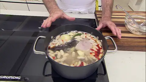 Añade todos los ingredientes Añade todos los ingredientes