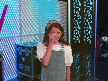 Emma llora desconsoladamente al pasar a los Asaltos: &ldquo;Cuando ensayaba me sal&iacute;a mal y ahora tambi&eacute;n&rdquo; 