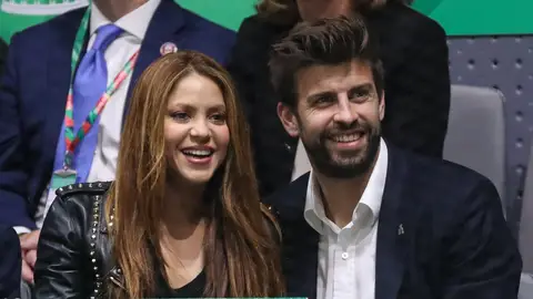 Shakira y Gerard Piqué Shakira y Gerard Piqué