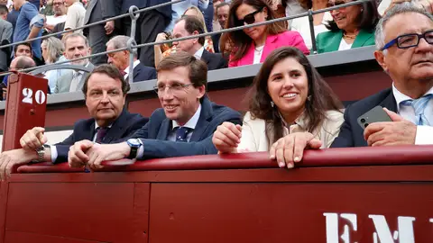 José Luis Martínez Almeida y su novia Teresa Urquijo y Moreno José Luis Martínez Almeida y su novia Teresa Urquijo y Moreno