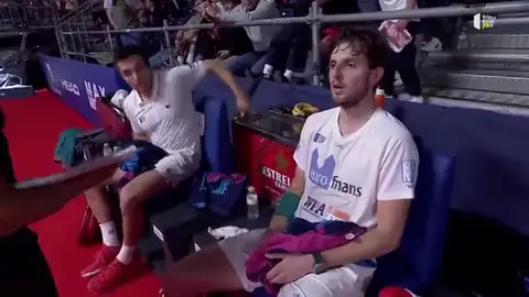 Belasteguín, sancionado por World Padel Tour por apartar y romper un micrófono Belasteguín, sancionado por World Padel Tour por apartar y romper un micrófono