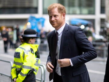 El príncipe Harry a su llegada a Londres