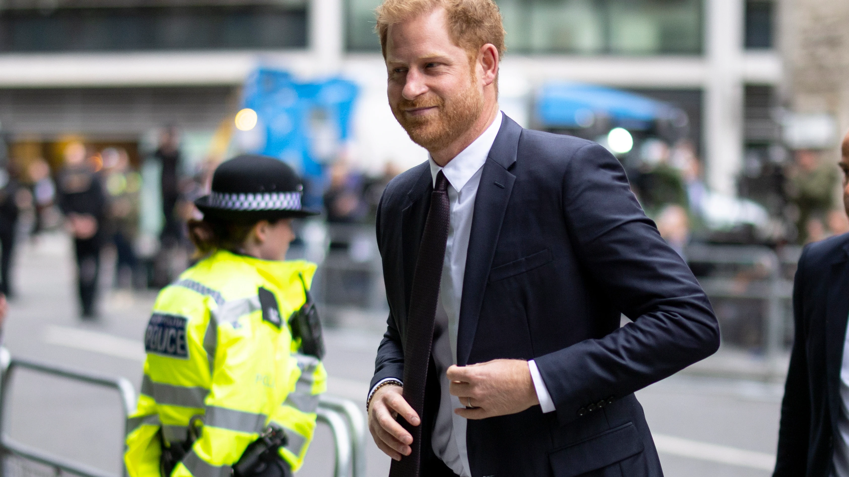 El pr&iacute;ncipe Harry a su llegada a Londres