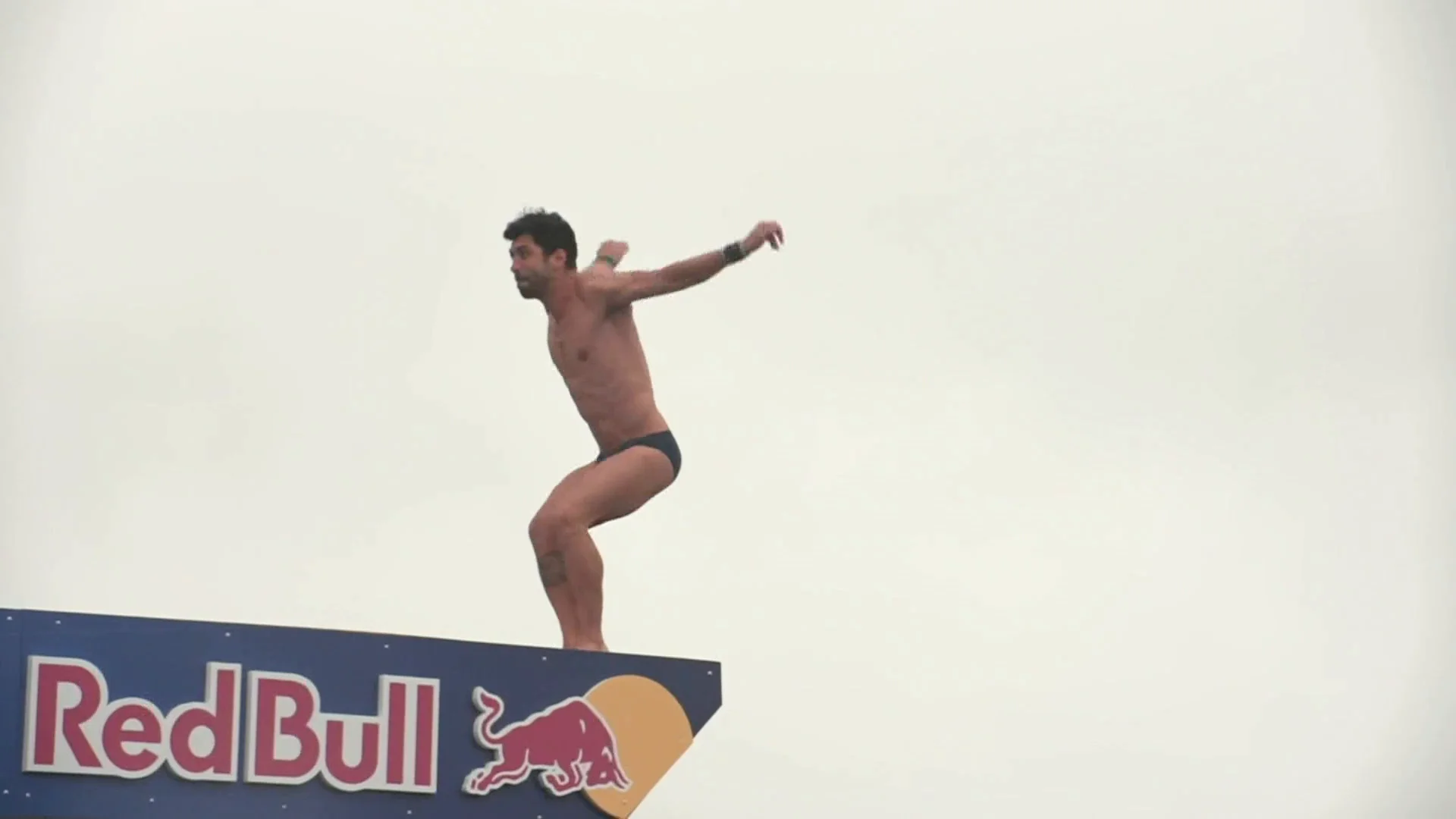 Carlos Gimeno, en la prueba del Red Bull Cliff Diving en Boston Carlos Gimeno, en la prueba del Red Bull Cliff Diving en Boston
