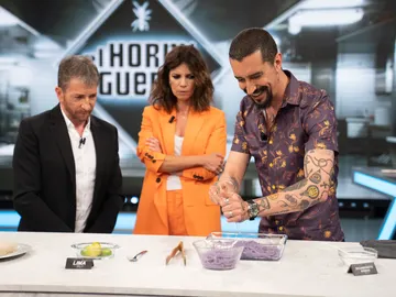 Marron sorprende a Pablo Motos y a Maribel Verdú con sus 'Espaguetis Camaleón' Marron sorprende a Pablo Motos y a Maribel Verdú con sus 'Espaguetis Camaleón'