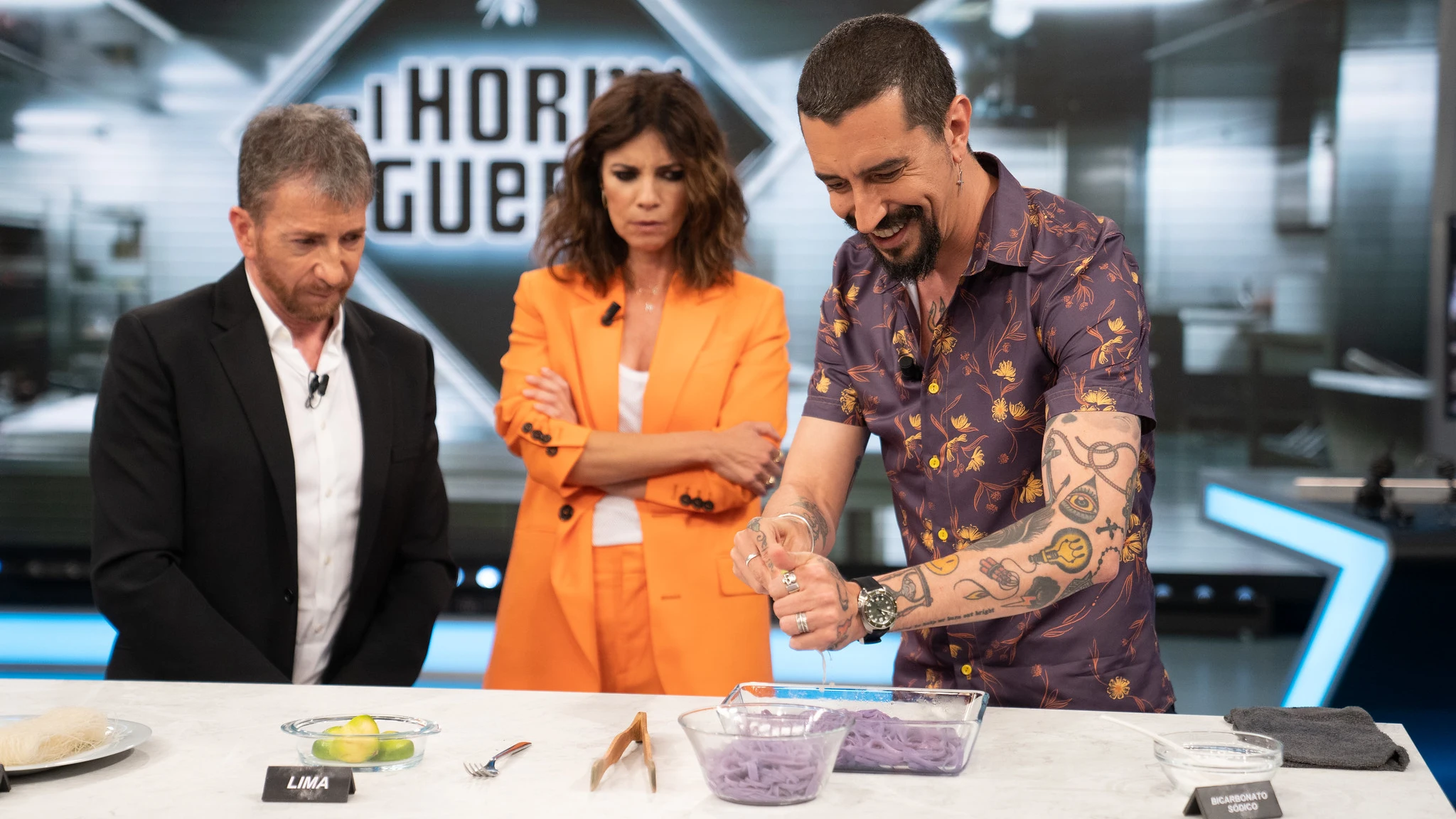 Marron sorprende a Pablo Motos y a Maribel Verdú con sus 'Espaguetis Camaleón' Marron sorprende a Pablo Motos y a Maribel Verdú con sus 'Espaguetis Camaleón'