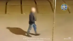 Vídeo del hombre que se masturbó en Sevilla delante de dos chicas