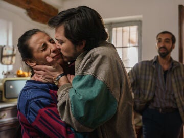 Maribel recibe a Juan mientras Eladio prepara su boda: &ldquo;Os casar&eacute;is en unos d&iacute;as&rdquo;