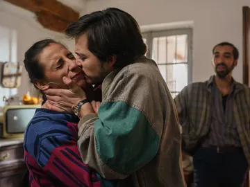 Maribel recibe a Juan mientras Eladio prepara su boda: “Os casaréis en unos días” Maribel recibe a Juan mientras Eladio prepara su boda: “Os casaréis en unos días”