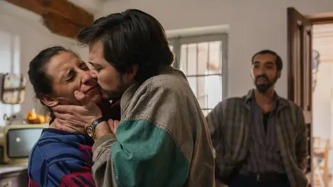 Maribel recibe a Juan mientras Eladio prepara su boda: “Os casaréis en unos días” Maribel recibe a Juan mientras Eladio prepara su boda: “Os casaréis en unos días”