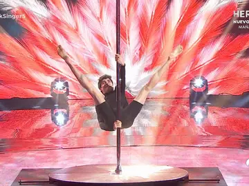¡El sexy pole-dance de Javier Ambrossi!: Paga su apuesta fallida sobre ¡El sexy pole-dance de Javier Ambrossi!: Paga su apuesta fallida sobre