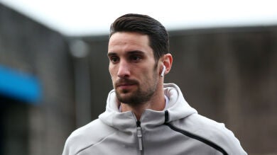Sergio Rico muestra 