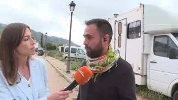 La ‘familia Arcoíris’, expulsados de la finca que ocuparon hace 2 semanas en Cádiz: "Este tipo de desalojo no conviene a nadie"